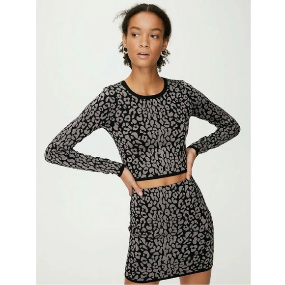 Aritzia XXS Sunday Best Volpe Metallic Gold Sweater Top Skirt 2 Pc Set $176 - Picture 8 of 11